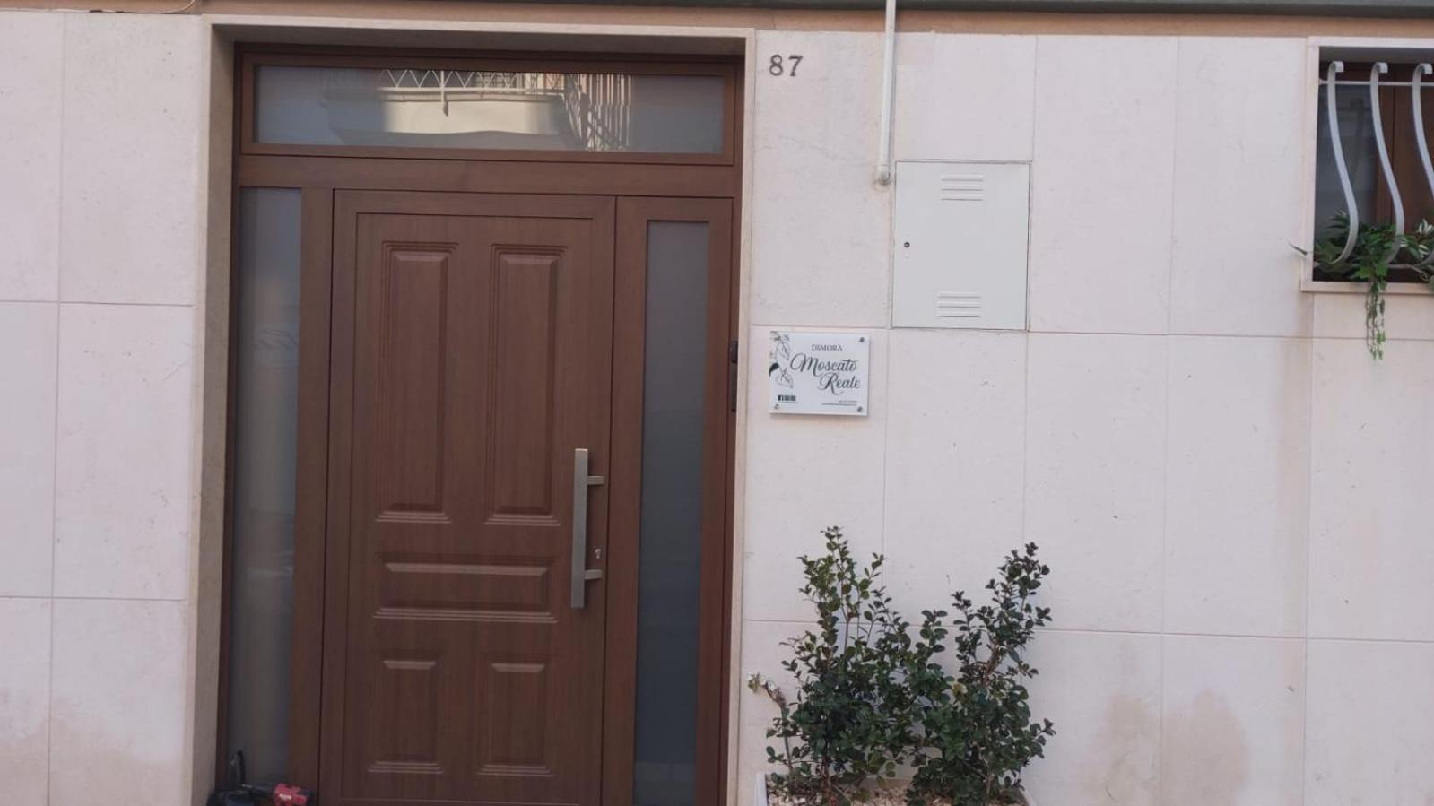 Dimora Moscato Reale Villa Trani Exterior photo